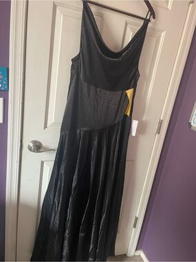 NWT BRONX AND BANCO LEO MAXI